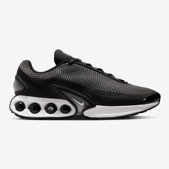 Nike Men’s Black and White Air Max DN 10.5